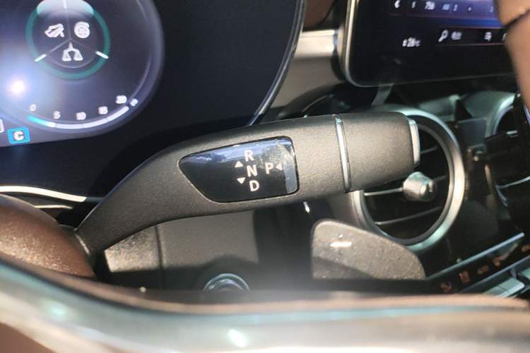Used Mercedes-Benz GLC 2020 Facelifted GLC 260 L 4MATIC Dynamic Edition Gear Lever