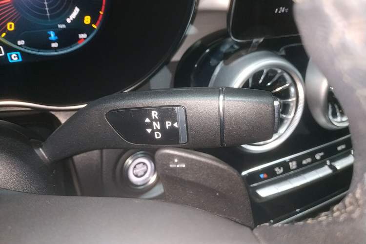 Used Mercedes-Benz GLC 2020 Facelifted GLC 260 L 4MATIC Dynamic Edition Gear Lever