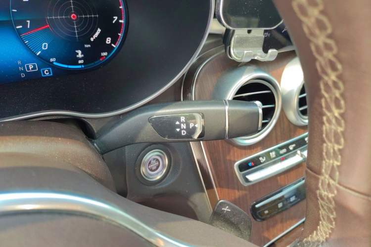 Used Mercedes-Benz GLC 2020 Facelifted GLC 300 L 4MATIC Luxury Edition Gear Lever