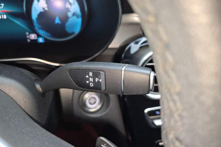 Used Mercedes-Benz GLC 2020 Facelifted GLC 260 L 4MATIC Dynamic Edition Gear Lever