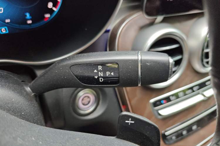 Used Mercedes-Benz GLC 2020 GLC 300 L 4MATIC Dynamic Edition Gear Lever