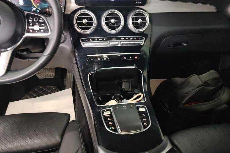 Used Mercedes-Benz GLC 2020 Facelifted GLC 260 L 4MATIC Dynamic Edition Gear Lever