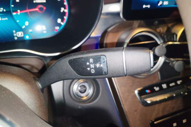 Used Mercedes-Benz GLC 2020 Facelift GLC 300 L 4MATIC Dynamic Edition Gear Lever