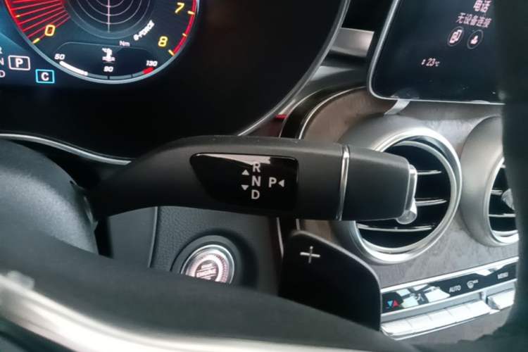 Used Mercedes-Benz GLC 2020 GLC 300 L 4MATIC Dynamic Edition Gear Lever
