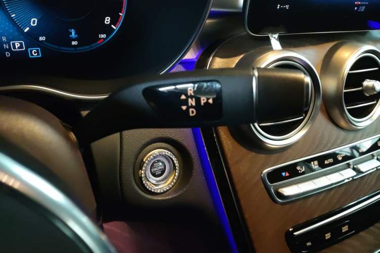 Used Mercedes-Benz GLC 2020 GLC 300 L 4MATIC Dynamic Edition Gear Lever
