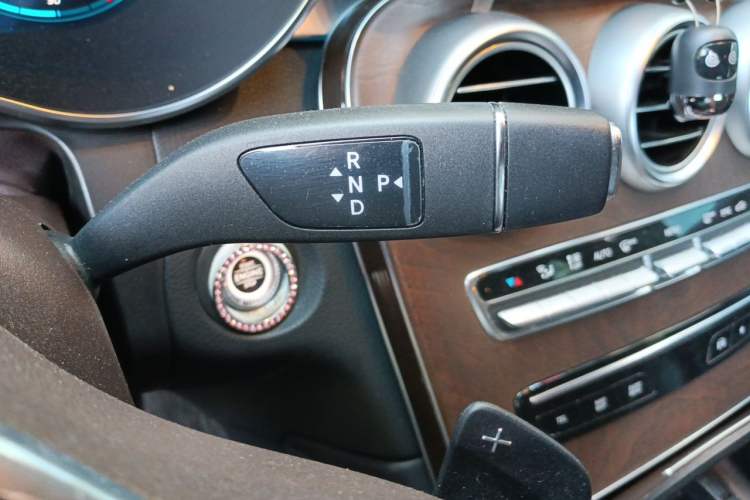 Used Mercedes-Benz GLC 2020 GLC 300 L 4MATIC Dynamic Edition Gear Lever