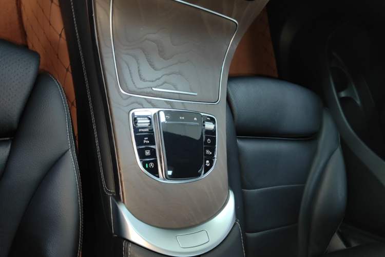 Used Mercedes-Benz GLC 2020 GLC 260 L 4MATIC Luxury Model Gear Lever