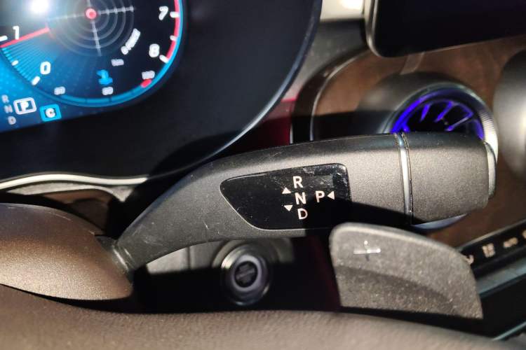 Used Mercedes-Benz GLC 2020 Facelift GLC 300 L 4MATIC Dynamic Edition Gear Lever