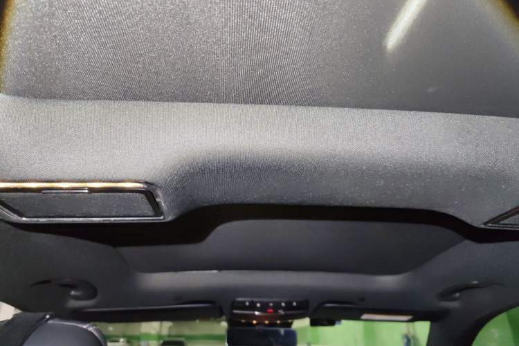 Used Mercedes-Benz GLC 2020 GLC 300 L 4MATIC Dynamic Edition Headliner