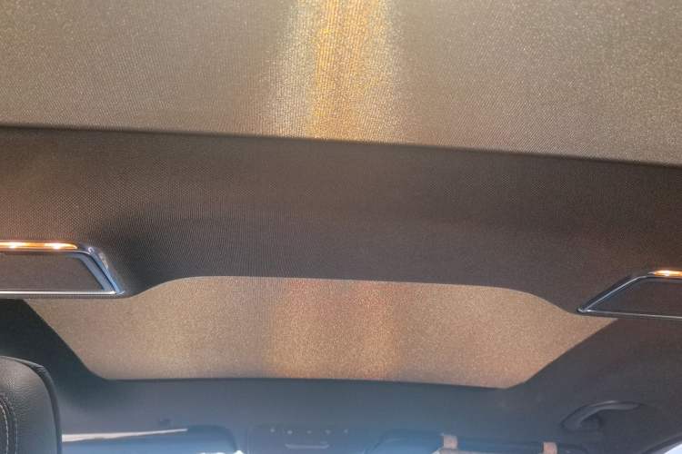 Used Mercedes-Benz GLC 2020 GLC 300 L 4MATIC Dynamic Edition Headliner