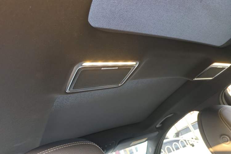 Used Mercedes-Benz GLC 2020 Facelift GLC 300 L 4MATIC Dynamic Edition Headliner