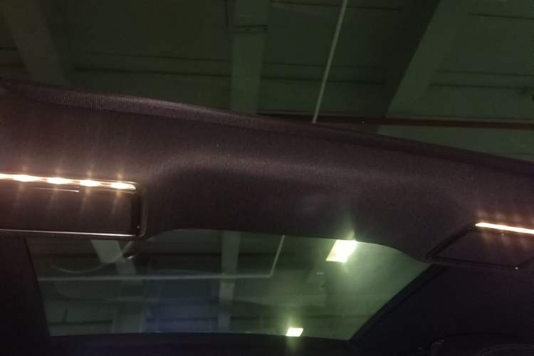 Used Mercedes-Benz GLC 2020 Facelift GLC 300 L 4MATIC Dynamic Edition Headliner