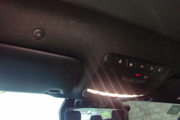 Used Mercedes-Benz GLC 2020 Facelift GLC 260 L 4MATIC Luxury Edition Headliner