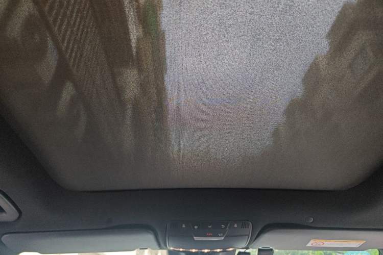 Used Mercedes-Benz GLC 2020 Facelift GLC 300 L 4MATIC Dynamic Edition Headliner
