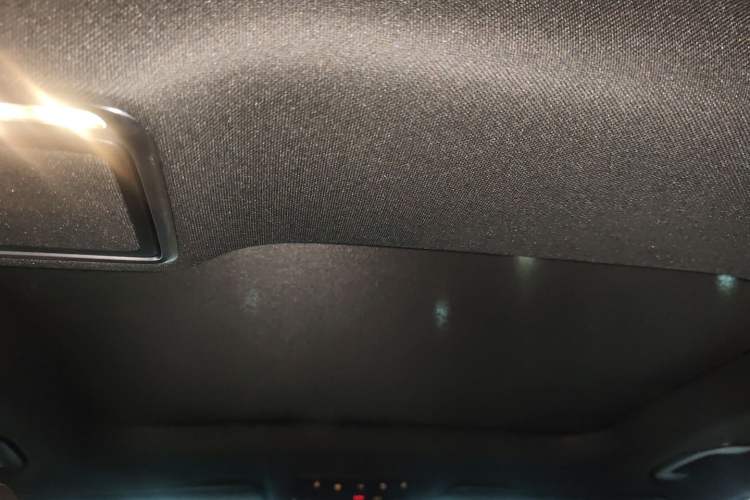 Used Mercedes-Benz GLC 2020 Facelifted GLC 260 L 4MATIC Dynamic Edition Headliner