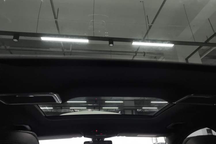 Used Mercedes-Benz GLC 2020 Facelifted GLC 260 L 4MATIC Dynamic Edition Headliner