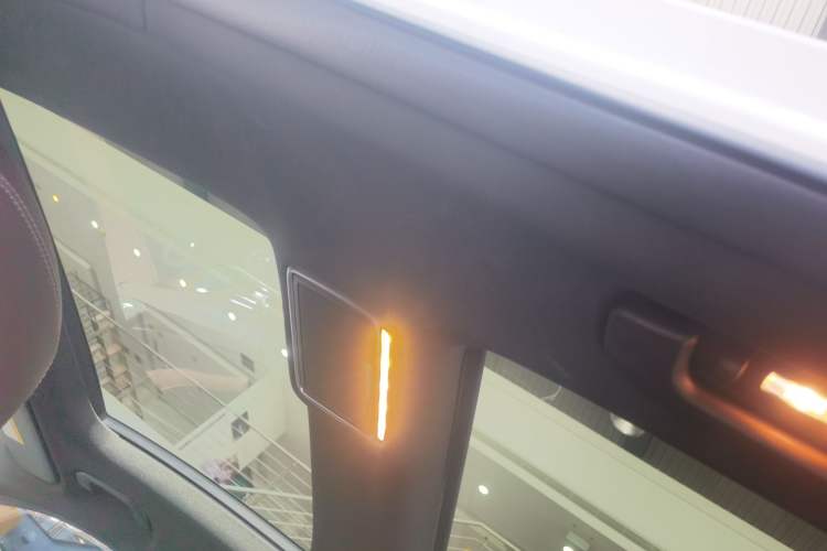 Used Mercedes-Benz GLC 2020 GLC 300 L 4MATIC Dynamic Edition Headliner