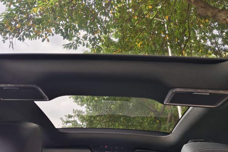 Used Mercedes-Benz GLC 2020 GLC 300 L 4MATIC Dynamic Edition Headliner