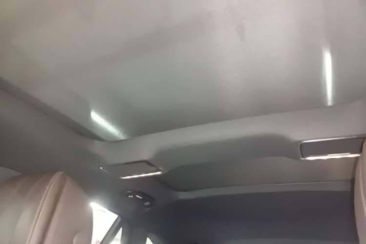 Used Mercedes-Benz GLC 2020 Facelift GLC 260 L 4MATIC Luxury Edition Headliner