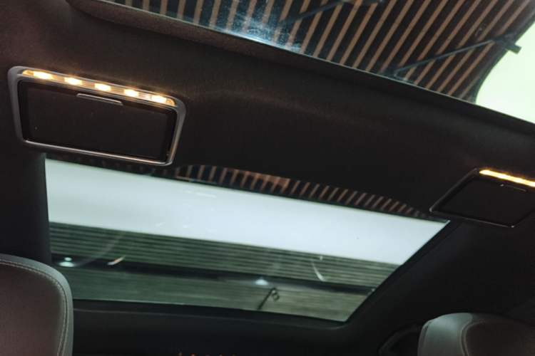 Used Mercedes-Benz GLC 2020 Facelift GLC 300 L 4MATIC Dynamic Edition Headliner