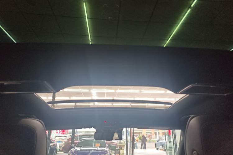 Used Mercedes-Benz GLC 2020 GLC 300 L 4MATIC Dynamic Edition Headliner