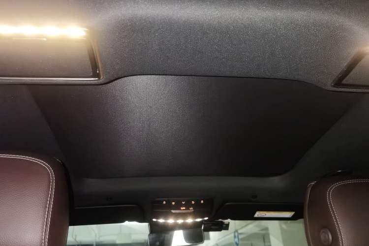 Used Mercedes-Benz GLC 2020 GLC 300 L 4MATIC Dynamic Edition Headliner