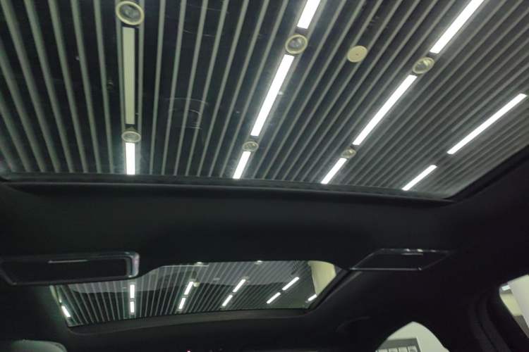 Used Mercedes-Benz GLC 2020 GLC 300 L 4MATIC Dynamic Edition Headliner