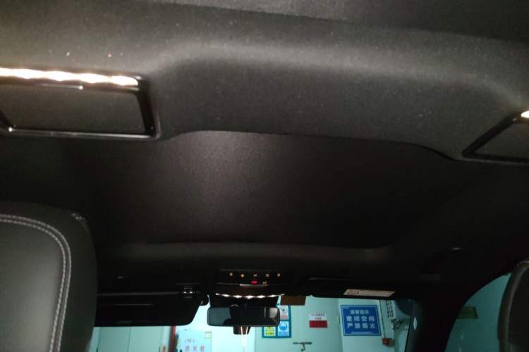 Used Mercedes-Benz GLC 2020 Facelift GLC 300 L 4MATIC Dynamic Edition Headliner