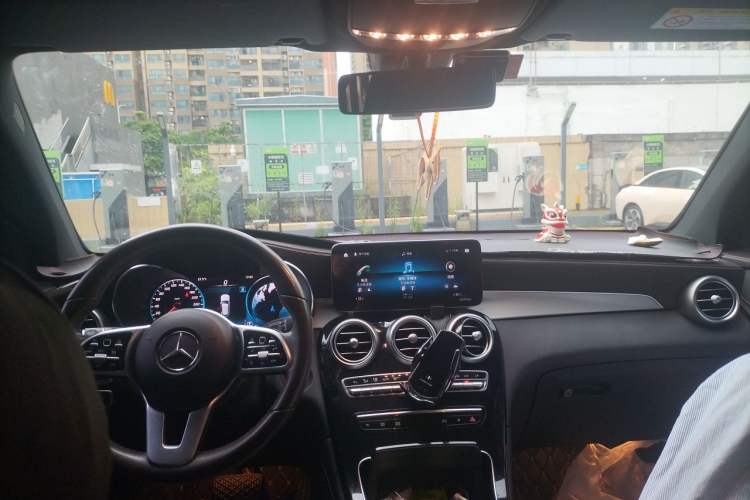 Used Mercedes-Benz GLC 2020 Facelifted GLC 260 L 4MATIC Dynamic Edition Headliner