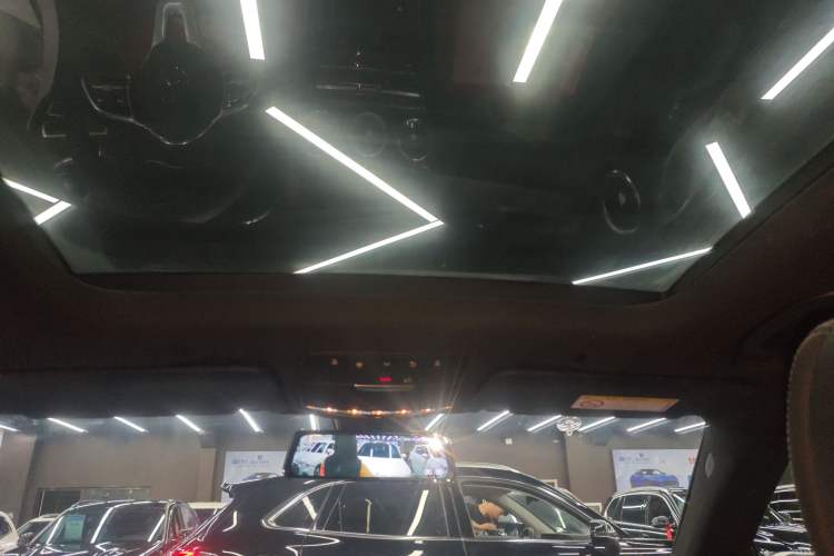 Used Mercedes-Benz GLC 2020 Facelifted GLC 260 L 4MATIC Dynamic Edition Headliner