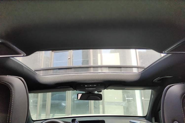 Used Mercedes-Benz GLC 2020 Facelift GLC 260 L 4MATIC Luxury Edition Headliner