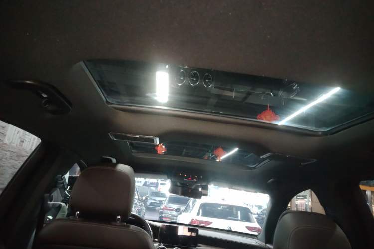 Used Mercedes-Benz GLC 2020 Facelift GLC 300 L 4MATIC Dynamic Edition Headliner