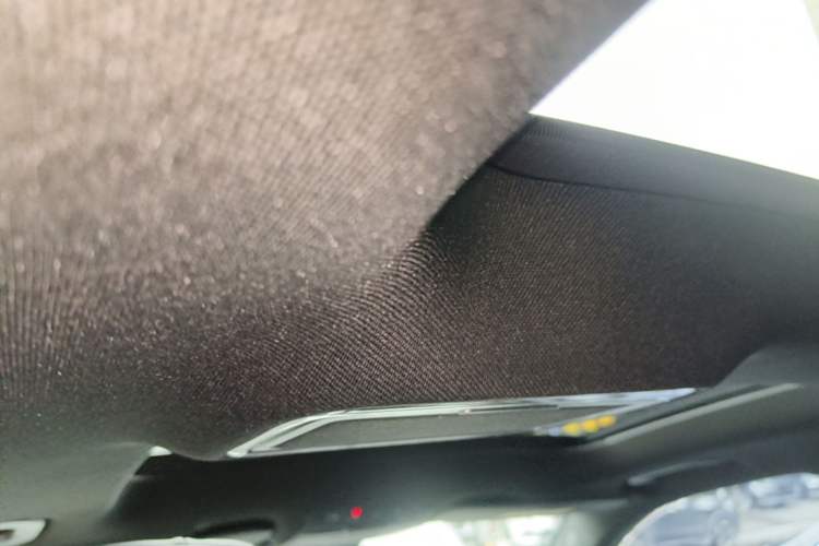 Used Mercedes-Benz GLC 2020 Facelifted GLC 300 L 4MATIC Luxury Edition Headliner