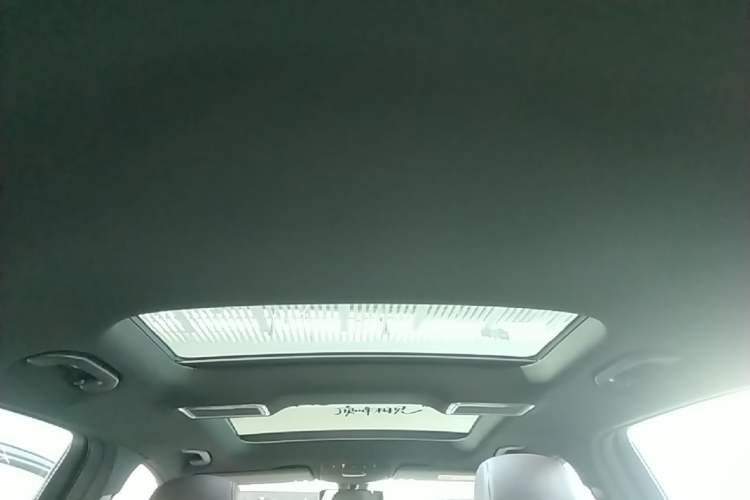 Used Mercedes-Benz GLC 2020 Facelifted GLC 260 L 4MATIC Dynamic Edition Headliner