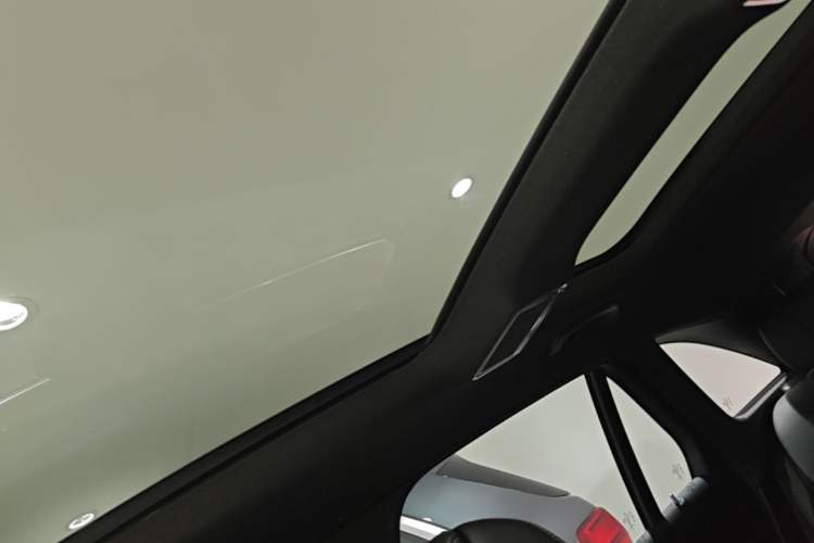 Used Mercedes-Benz GLC 2020 Facelifted GLC 260 L 4MATIC Dynamic Edition Headliner