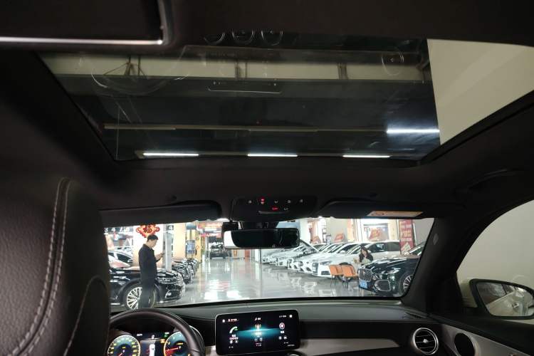 Used Mercedes-Benz GLC 2020 Facelifted GLC 260 L 4MATIC Dynamic Edition Headliner