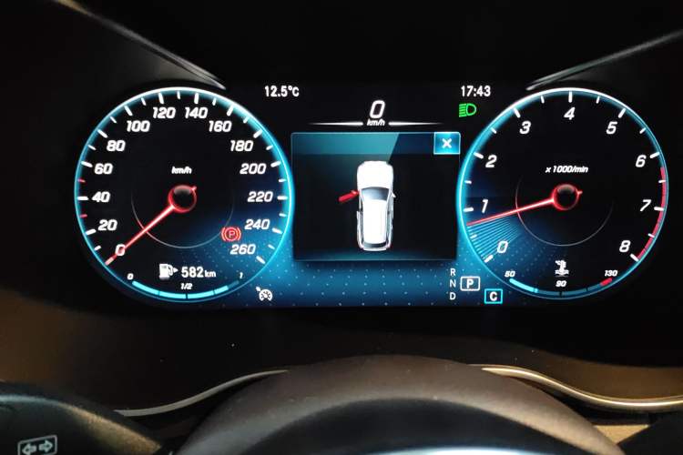 Used Mercedes-Benz GLC 2020 GLC 260 L 4MATIC Luxury Model Instrument Cluster