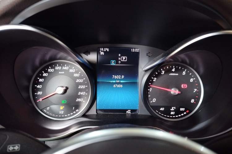 Used Mercedes-Benz GLC 2020 GLC 260 L 4MATIC Dynamic Model Instrument Cluster