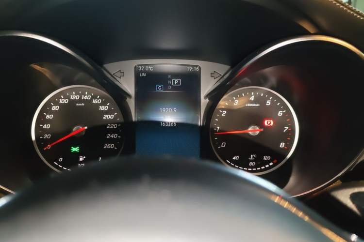 Used Mercedes-Benz GLC 2020 GLC 260 L 4MATIC Dynamic Model Instrument Cluster