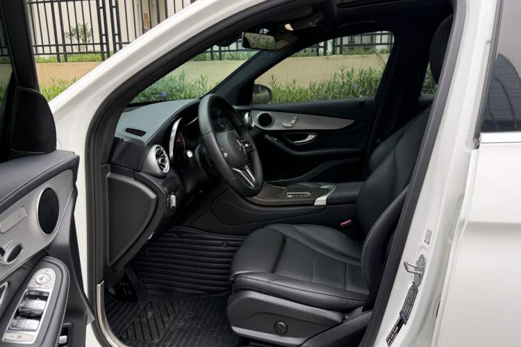Used Mercedes-Benz GLC 2020 GLC 260 L 4MATIC Dynamic Model Interior 1