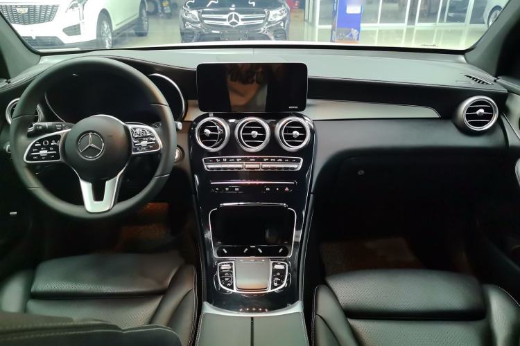 Used Mercedes-Benz GLC 2020 Facelifted GLC 260 L 4MATIC Dynamic Edition Interior 1