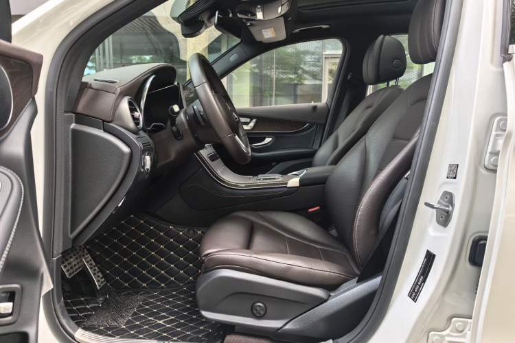 Used Mercedes-Benz GLC 2020 GLC 300 L 4MATIC Dynamic Edition Interior 1
