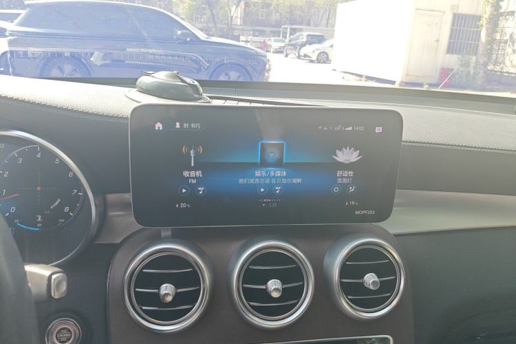 Used Mercedes-Benz GLC 2020 GLC 260 L 4MATIC Luxury Model Interior 1