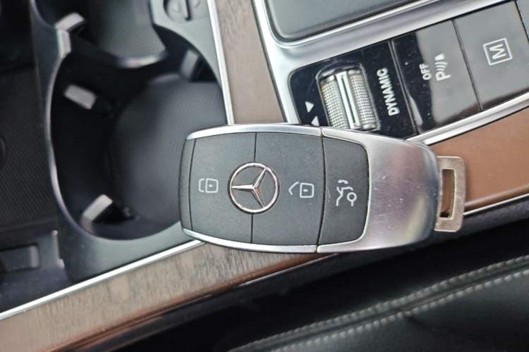 Used Mercedes-Benz GLC 2020 GLC 300 L 4MATIC Dynamic Edition Interior 1