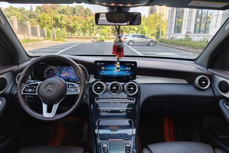 Used Mercedes-Benz GLC 2020 Facelifted GLC 260 L 4MATIC Dynamic Edition Interior 1