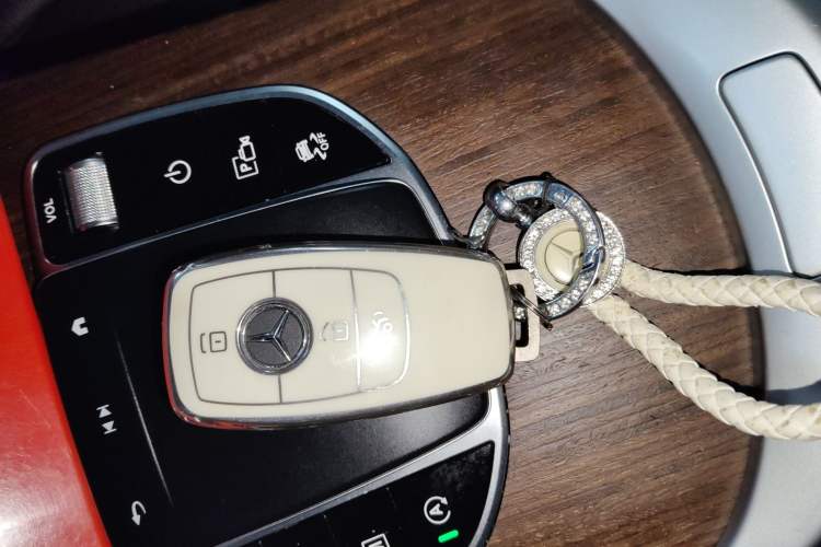 Used Mercedes-Benz GLC 2020 Facelifted GLC 300 L 4MATIC Luxury Edition Interior 1