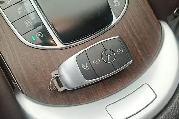 Used Mercedes-Benz GLC 2020 GLC 300 L 4MATIC Luxury Model Interior 1