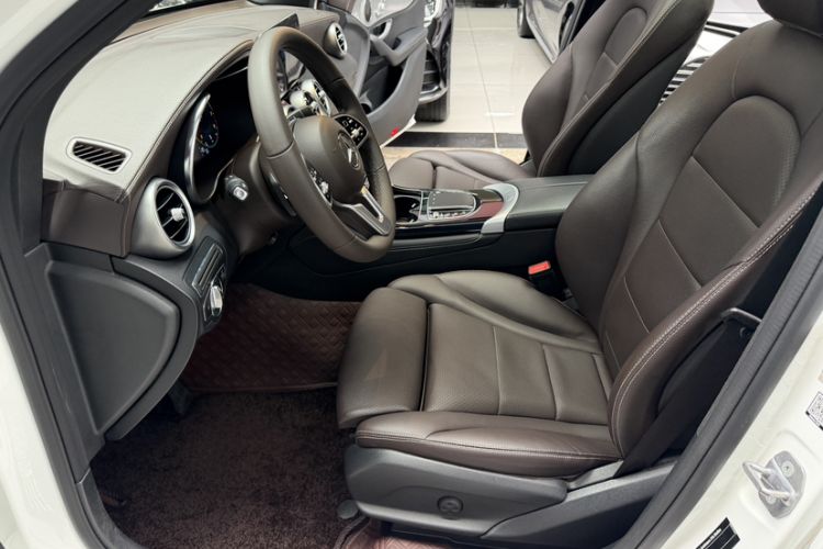 Used Mercedes-Benz GLC 2020 Facelifted GLC 260 L 4MATIC Dynamic Edition Interior 1