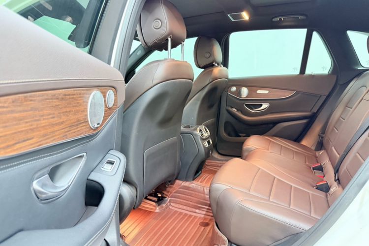 Used Mercedes-Benz GLC 2020 Facelifted GLC 300 L 4MATIC Luxury Edition Interior 1