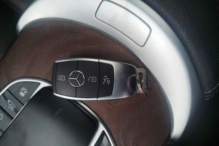 Used Mercedes-Benz GLC 2020 GLC 300 L 4MATIC Dynamic Edition Interior 1